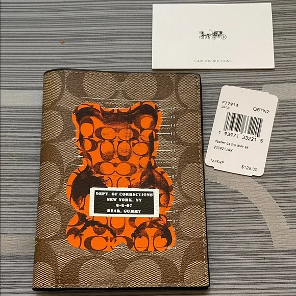 NWT Coach limited edition Brown and Orange Gummy Bear Print Wallet - Picture 1 of 6